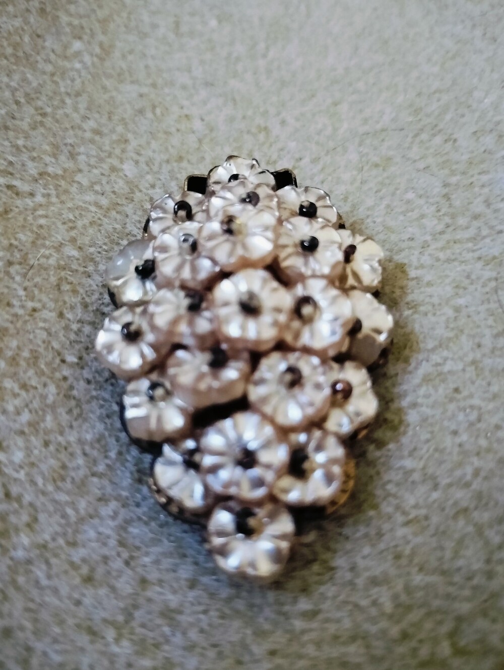 Vintage 1930s Art Deco Dress Clip Hand-Stitched Mother of Pearl Shell Flowers